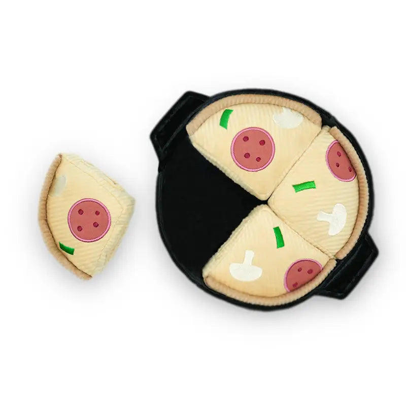 (Pre-Sale ETA: LATE MARCH) Deep Dish Pizza//Enrichment Dog Toy [DOG ENRICHMENT TOYS 2025]